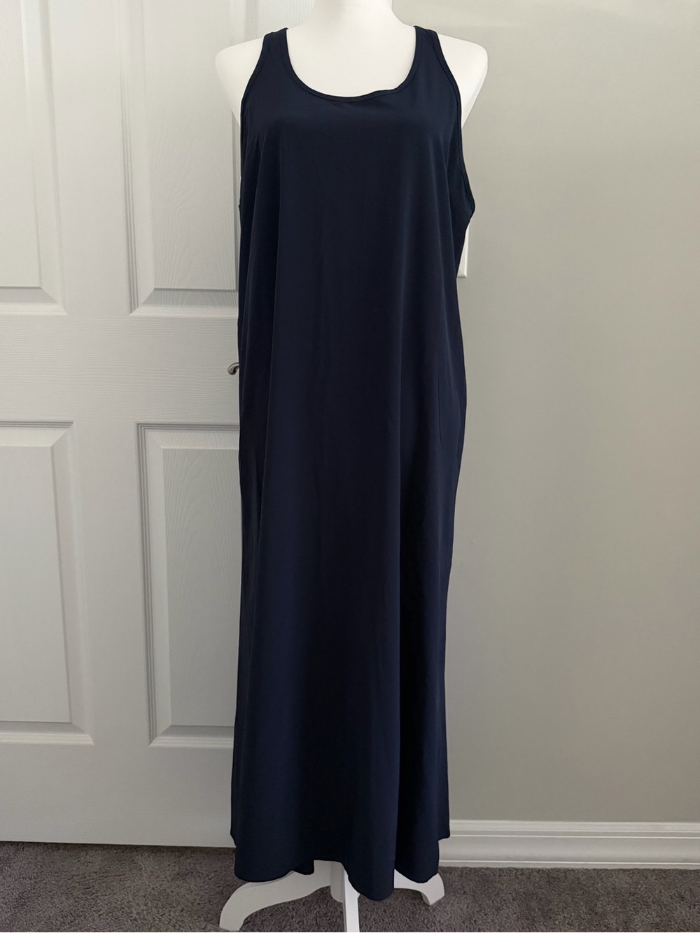 Athleta Dress Presidio Traveler Maxi Dress - Picture 4 of 11